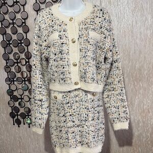 Elegant Tweed Sweater Set in Cream and Black